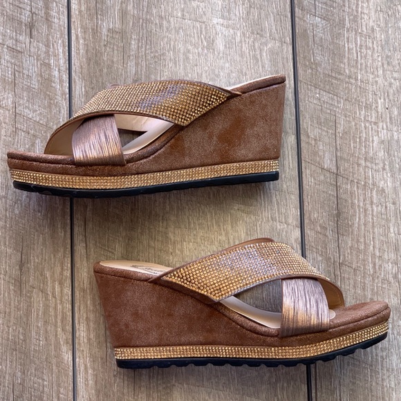 5 7 Italina Brown Bronze Embellished Sandal Wedge - Picture 8 of 8